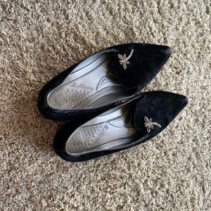 Black Velvet dragonfly embellished Bellini loafer flats size 9.5